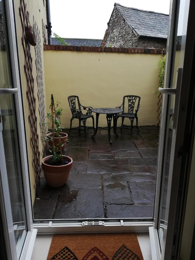 6 Beili Priory Abergavenny Exterior foto
